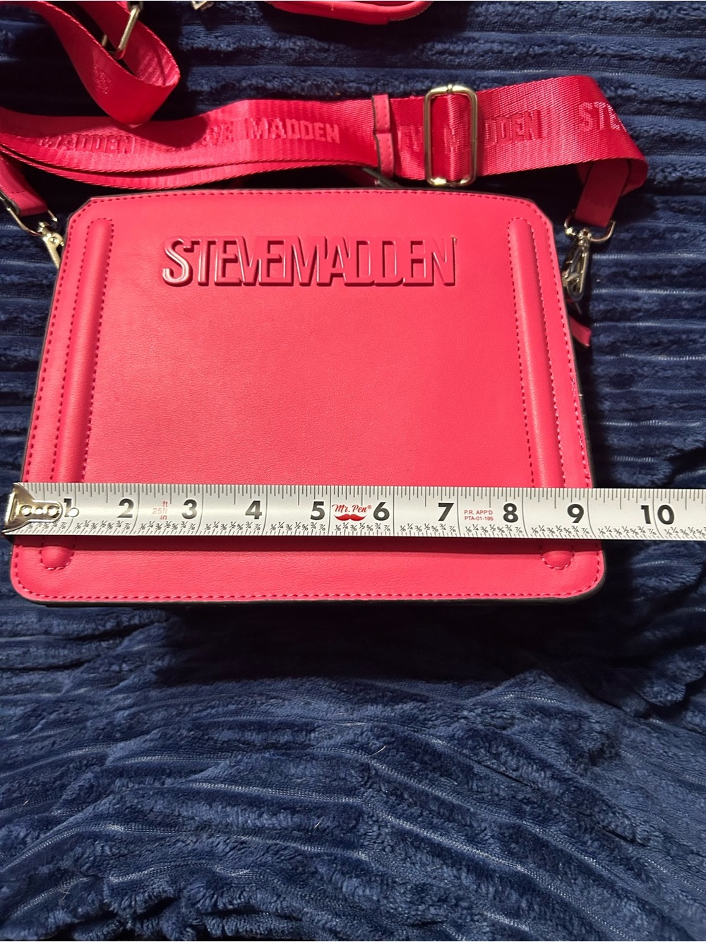Steve Madden Bevelyn Hot Pink Crossbody Bag - Picture 4 of 16